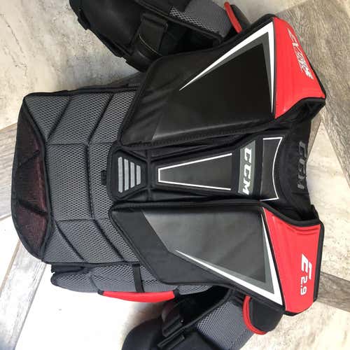 Senior Small CCM Extreme Flex Shield E2.9 Goalie Chest Protector
