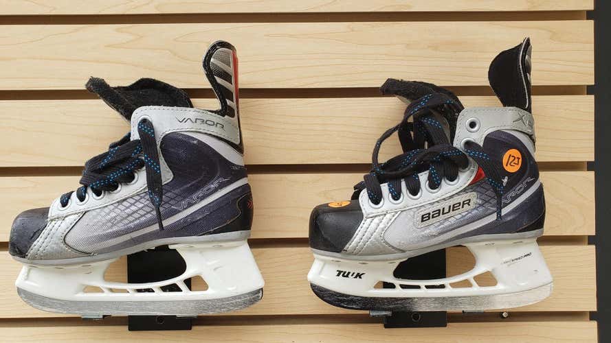 Used Youth Bauer Vapor x05 Hockey Skates Size 12