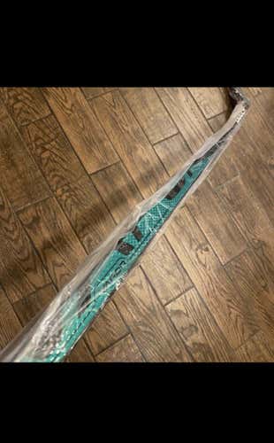 Senior Left Hand Vapor ADV P92M 69”  82 Flex Extended Pro Stock Hockey Stick