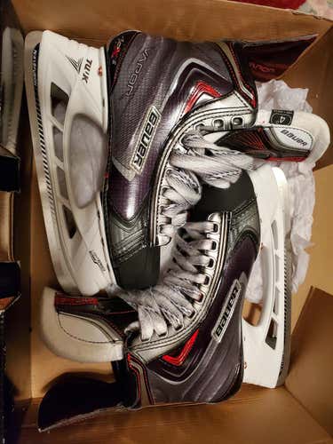 New Junior Bauer Vapor APX2 Hockey Skates Regular Width Size 4