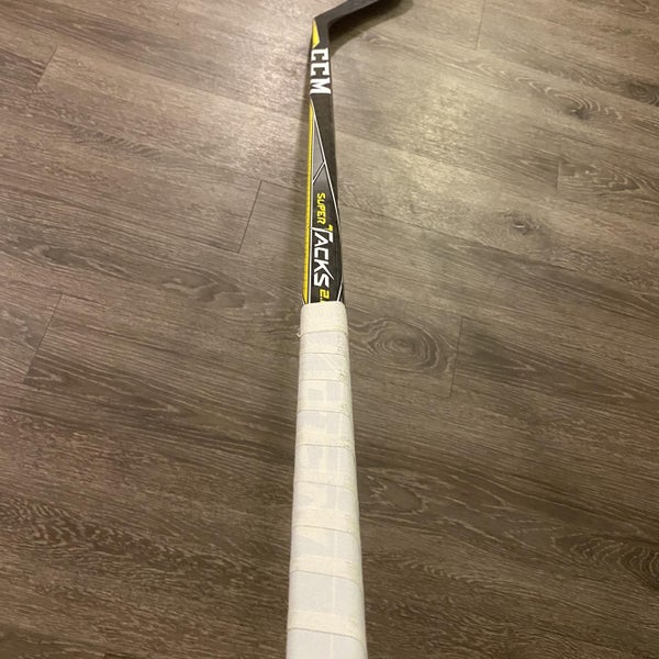 CCM Super Tacks 2.0 RH P28 Pro Stock Hockey Stick