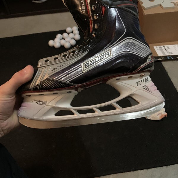 Senior Bauer Vapor 1X Extra Wide Width Pro Stock Size 8 Hockey Skates
