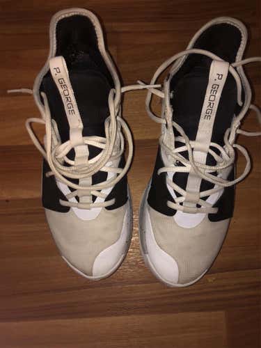 White Men's Size 10 (Women's 11) Nike Shoes