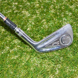 Wilson	Dynapower	3 Iron	Right Handed 	38"	Steel 	Stiff	New Grip