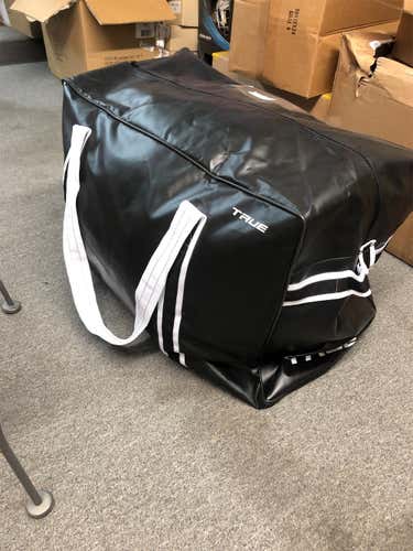 New True Pro Hockey Bag Black