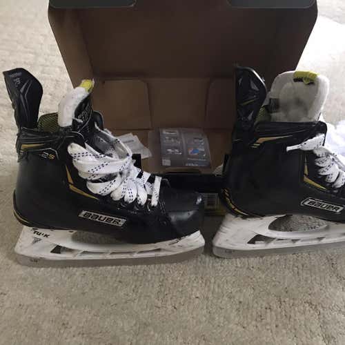 Junior Bauer Supreme 2S Regular Width Size 5 Hockey Skates