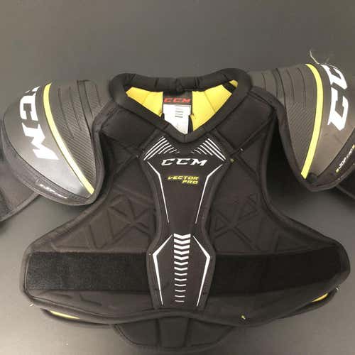 Senior Medium CCM Vector Pro Shoulder Pads