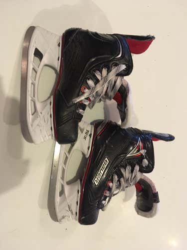 Used Junior Bauer Vapor Hockey Skates Size 2.5