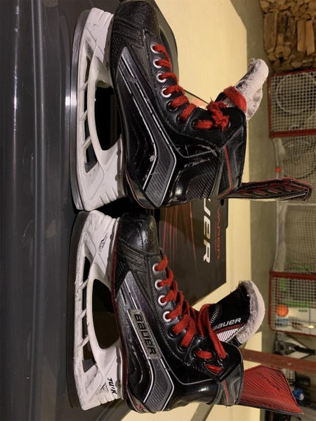 Youth Bauer Vapor X800 Regular Width Size 2 Hockey Skates