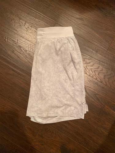Men's Medium Lululemon Shorts 7in LL