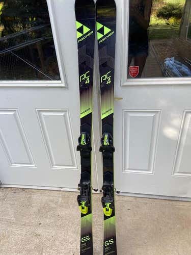 Unisex Used 2019 Fischer Racing RC4 World Cup GS Junior Skis With Bindings Max Din 10