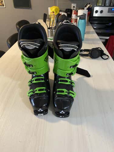 Size 9.5/44/28.5 Fischer Ranger Pro 13 Ski Boots