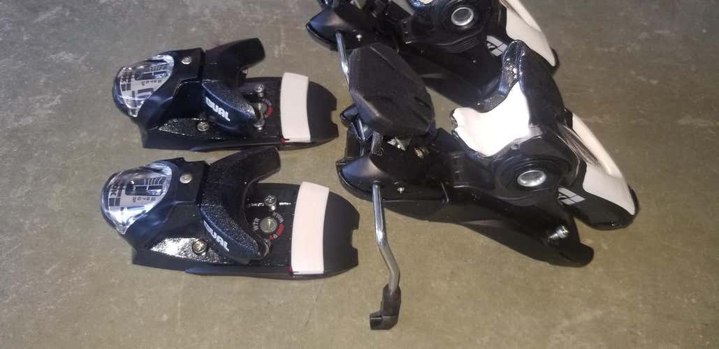 New Look SPX 12 Dual WTR Ski Bindings Black Sparkle 120mm Brake