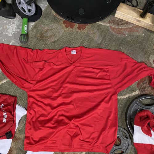 Red Men's Large CCM  Jersey