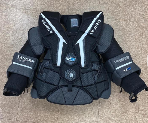 Senior Small Vaughn Velocity V9 Pro Carbon Goalie Chest Protector