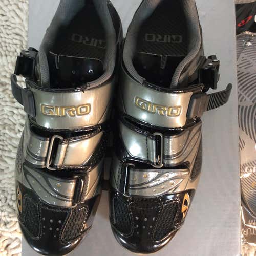 Black Women's Size 6.0 (Women's 7.0) Giro Espada Cycling Shoes