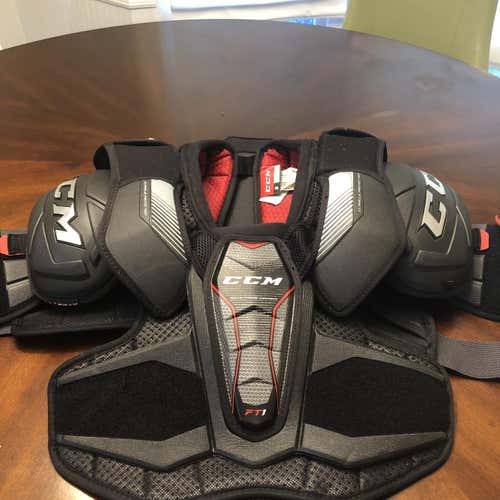 Senior Medium CCM JetSpeed FT1  Shoulder Pads