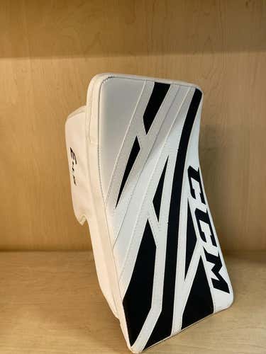 FULL RIGHT New Senior CCM Extreme Flex E4.5 Blocker