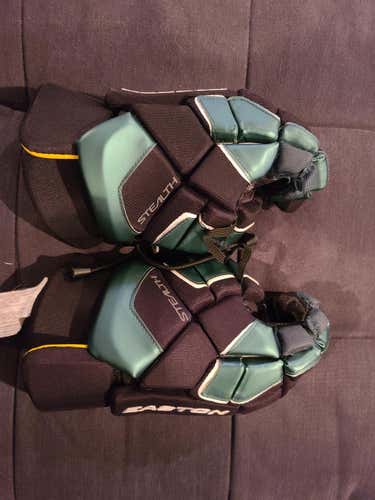 Green Used Player's Easton Lacrosse Gloves 12"