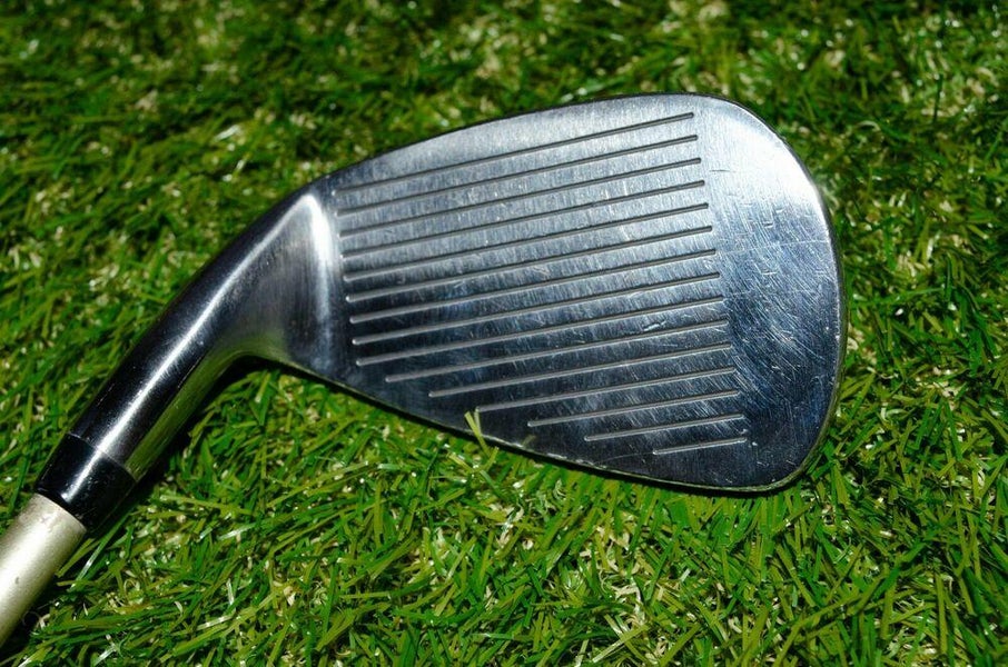 Yonex	Super ADX 200	8 Iron 	Right Handed 	35.5"	Graphite 	Ladies	New Grip