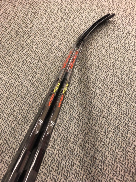 Bauer Intermediate Left Hand Vapor FlyLite P14 65 Pattern Pro Stock Hockey Stick 2 Pack