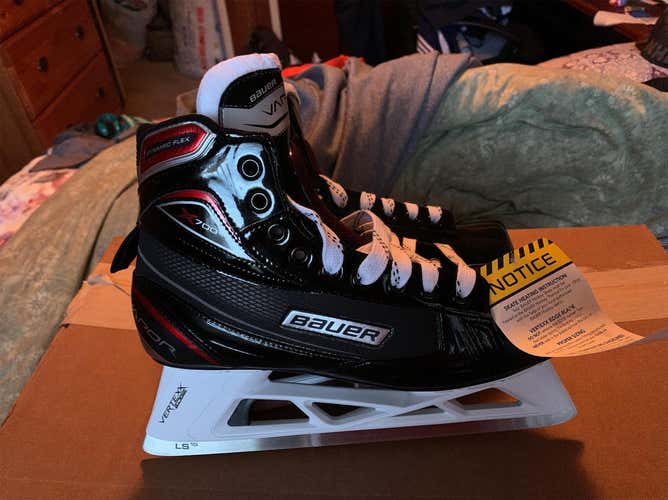 Senior Bauer Vapor X700 Regular Width Size 9.5 Hockey Goalie Skates