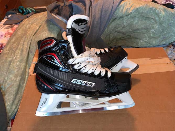 Senior Bauer Vapor X700 Regular Width Size 8.5 Hockey Goalie Skates