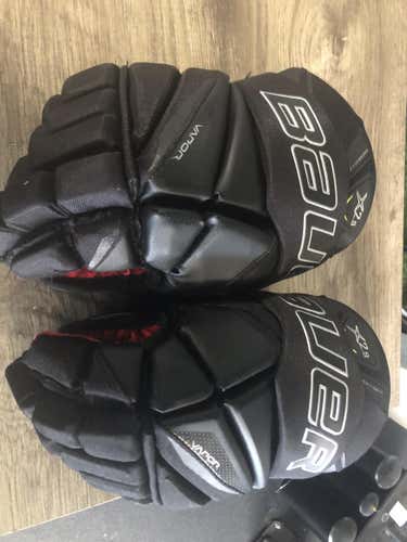 Black New Senior Bauer Vapor X2.9 Gloves 14"