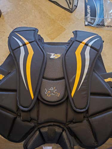 Used Junior Large Vaughn v7 Goalie Chest Protector