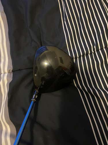 TaylorMade Right Handed R1 Driver Stiff Flex 9.5 Loft