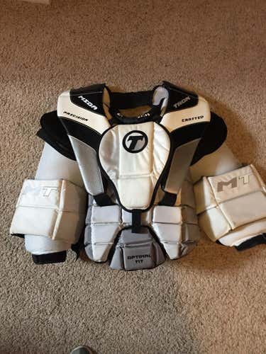 Used Senior Medium Goalie Chest Protector