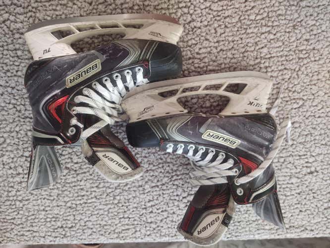 Used Senior Bauer Vapor X100 Hockey Skates Regular Width Size 8