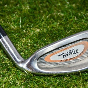Cleveland 	Tour Action 	4 Iron 	Right Handed 	37.75"	Graphite 	Stiff	New Grip
