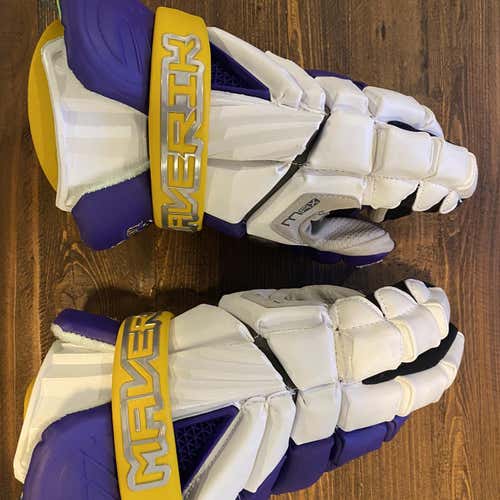 Brand New UAlbany gear Package