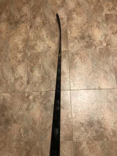 Shadow Intermediate Right Handed Vapor FlyLite Mid Pattern  Hockey Stick