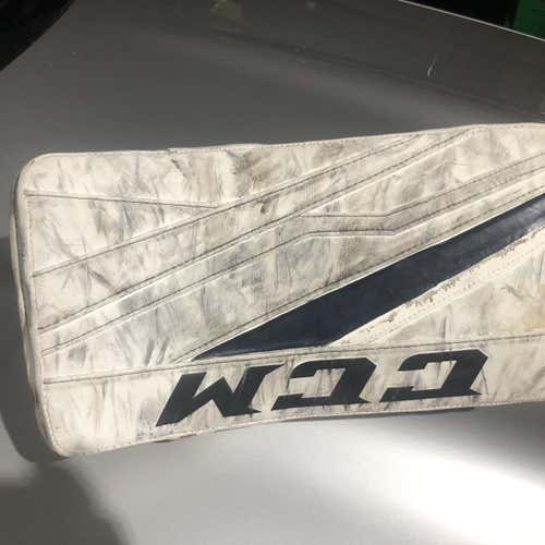 Canadian Made CCM White Senior Regular Extreme Flex III