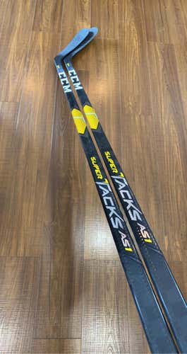 2 pack - CCM Supertack AS1 RH 80 flex P90