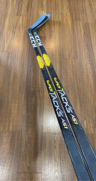 2 pack - CCM Supertack AS1 RH 80 flex P90