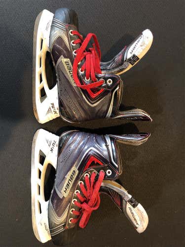 Senior Bauer Vapor X100 Extra Wide Width Size 7 Hockey Skates