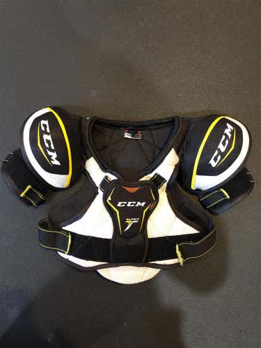 Youth Large CCM Supertacks Shoulder Pads
