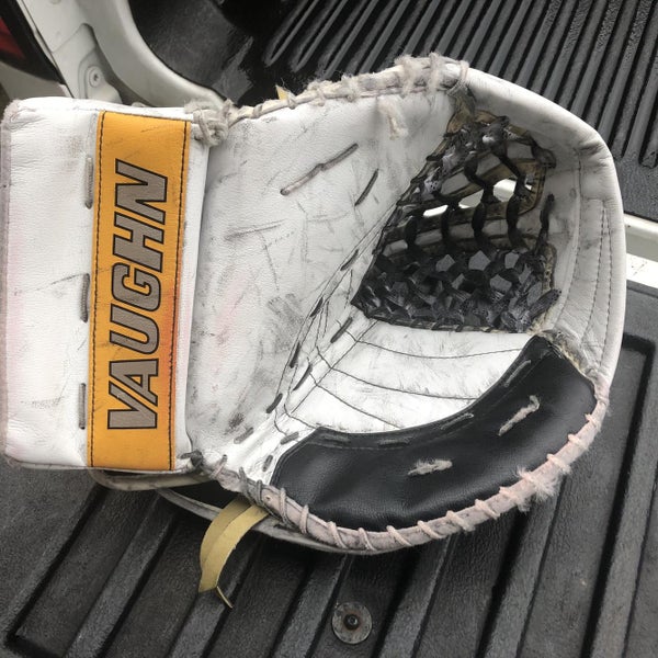 Anton Khudobin Pro Return Vaughn V7 Pro Carbon Glove