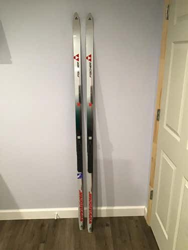 Unisex Fischer 186cm Cross Country Skis With SNS Bindings
