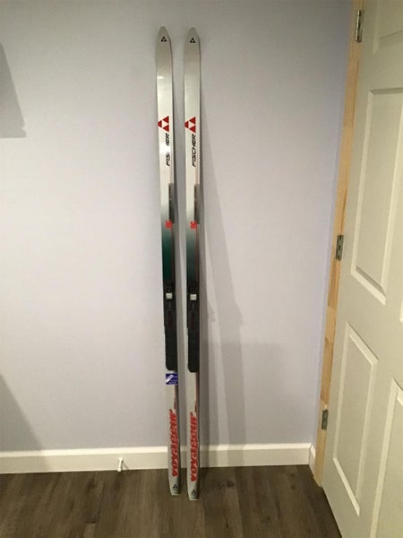 Unisex Fischer 186cm Cross Country Skis With SNS Bindings