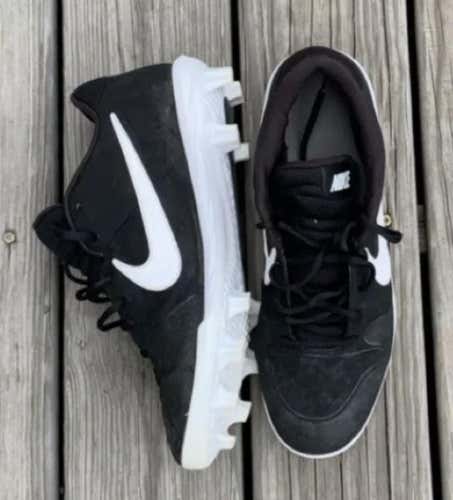 Black Men's Molded Cleats Nike