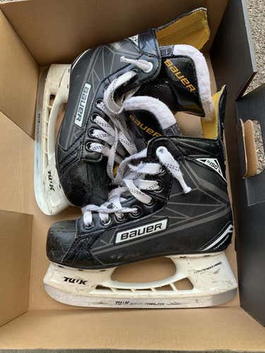 Used Junior Bauer Supreme 150 Hockey Skates Regular Width Size 1