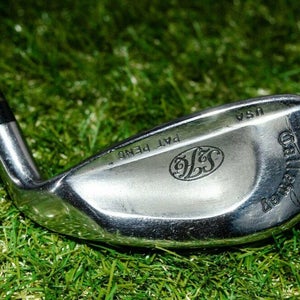 Callaway S2H2  9 Iron  Right Handed 35.75"	Graphite 	Regular  New Grip