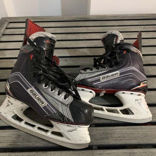 Junior Bauer Vapor xshift Extra Wide Width  Size 5.5 Hockey Skates
