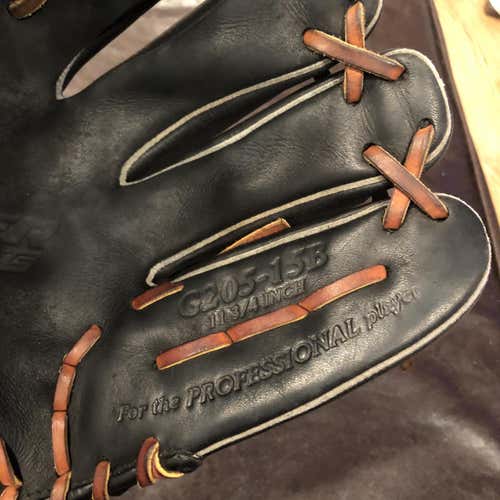 Black Kid Pitch (9YO-13YO) Infield Gamer 11.75" Baseball Glove