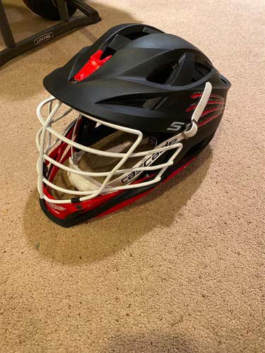 Black Adult Player's Cascade S Helmet