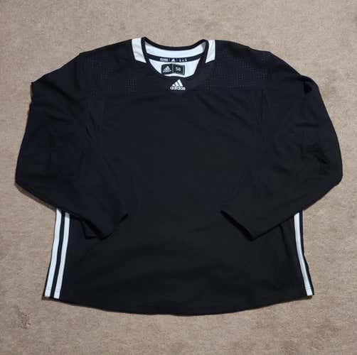 Black Adidas Practice hockey jersey with Fight Strap Size 58